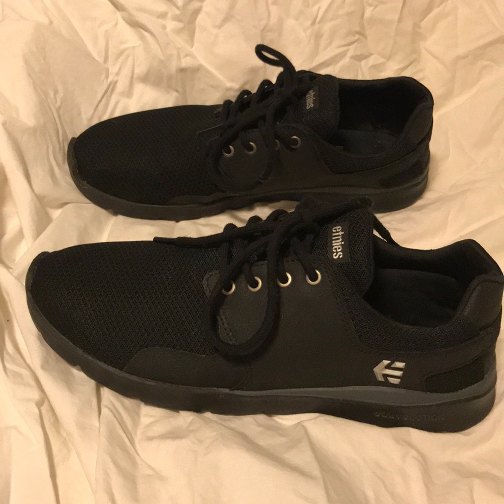 Etnies Scout 😻 men’s size 9 Black